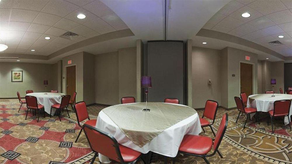 Holiday Inn Carbondale - Conference Center By Ihg Exterior photo